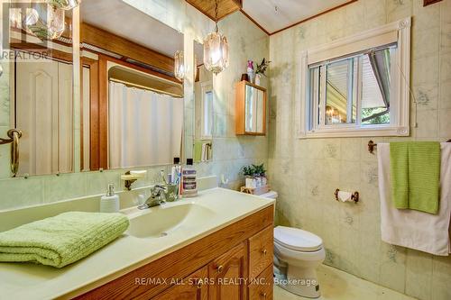 1013 Merrick Drive, Bracebridge, ON - Indoor Photo Showing Bathroom
