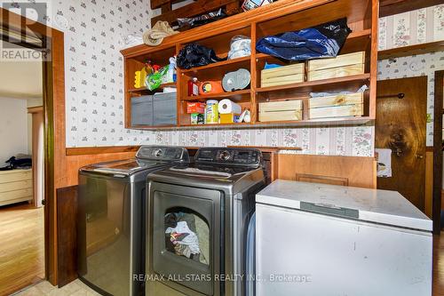 1013 Merrick Drive, Bracebridge, ON - Indoor Photo Showing Laundry Room