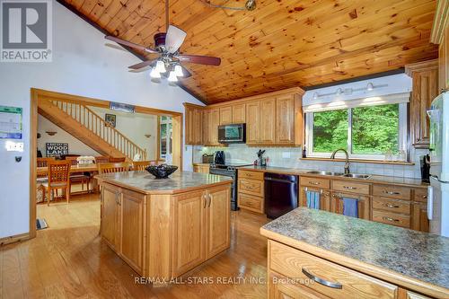 1013 Merrick Drive, Bracebridge, ON - Indoor Photo Showing Kitchen With Double Sink