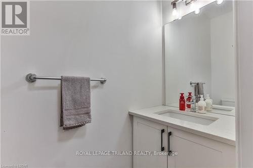 2428 Black Rail Terrace, London, ON - Indoor Photo Showing Bathroom