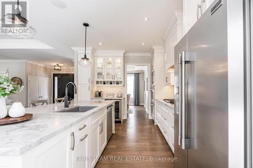 29 Timber Wolf Tr, Springwater, ON - Indoor Photo Showing Kitchen With Upgraded Kitchen