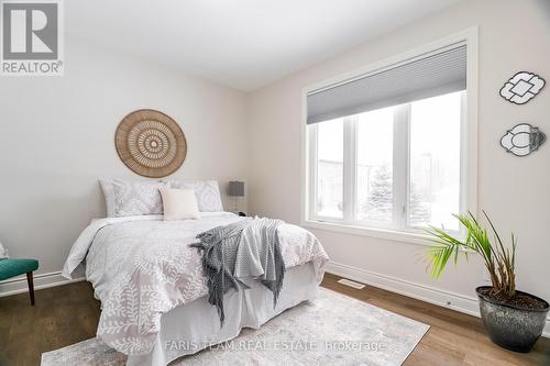 29 Timber Wolf Tr, Springwater, ON - Indoor Photo Showing Bedroom