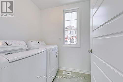 1340 Ripplewood Ave, Oakville, ON - Indoor Photo Showing Laundry Room