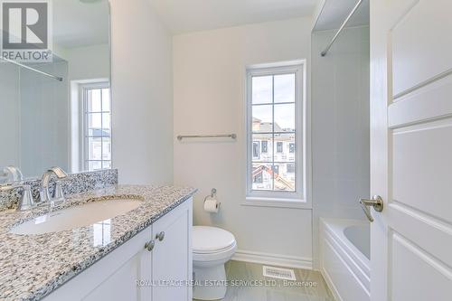 1340 Ripplewood Ave, Oakville, ON - Indoor Photo Showing Bathroom