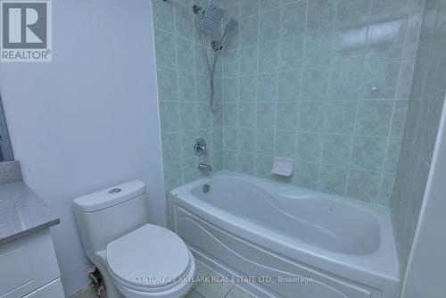#2311 -3880 Duke Of York Blvd, Mississauga, ON - Indoor Photo Showing Bathroom