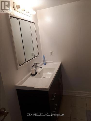 2440 King Road, King, ON - Indoor Photo Showing Bathroom