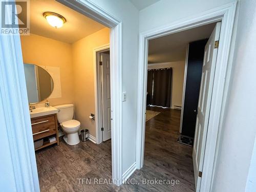 2410 King Rd, King, ON - Indoor Photo Showing Bathroom