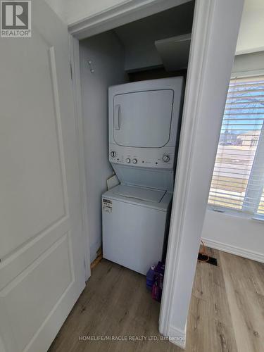 3 Sylvia St, Barrie, ON - Indoor Photo Showing Laundry Room