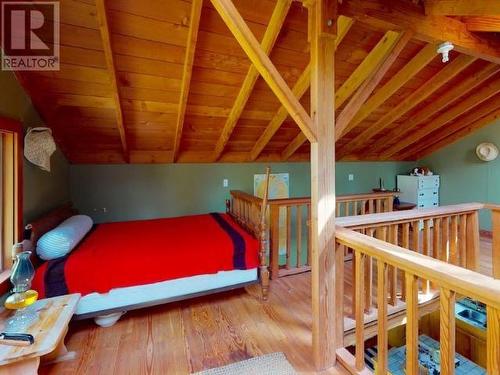 1211/1215 Vancouver Blvd, Savary Island, BC - Indoor Photo Showing Bedroom