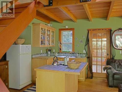 1211/1215 Vancouver Blvd, Savary Island, BC - Indoor