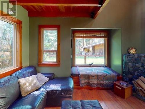 1211/1215 Vancouver Blvd, Savary Island, BC - Indoor Photo Showing Bedroom