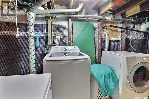 4930 Dewdney Avenue, Regina, SK - Indoor Photo Showing Laundry Room