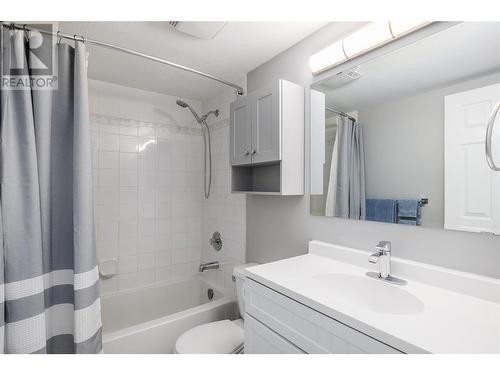 3175 De Montreuil Court Unit# 305, Kelowna, BC - Indoor Photo Showing Bathroom