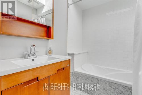 308 Harbord Street, Toronto, ON - Indoor Photo Showing Bathroom