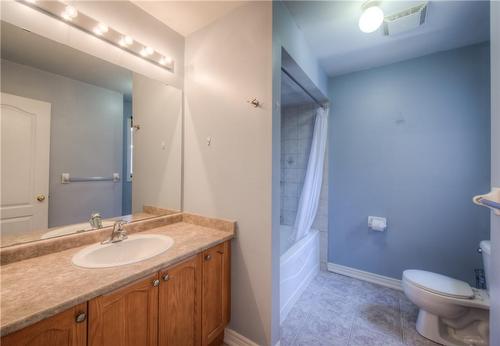 71 Greenstem Crescent, Stoney Creek, ON - Indoor Photo Showing Bathroom