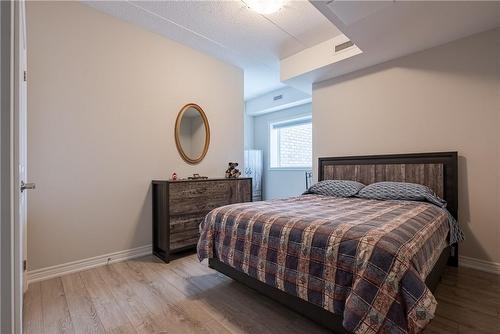 4644 Pettit Avenue|Unit #323, Niagara Falls, ON - Indoor Photo Showing Bedroom