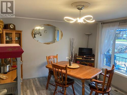 324 Hartland Avenue, Midway, BC - Indoor Photo Showing Dining Room