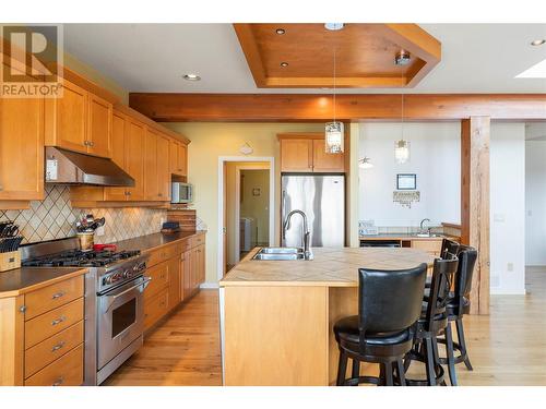 755 South Crest Drive, Kelowna, BC - Indoor Photo Showing Kitchen With Double Sink