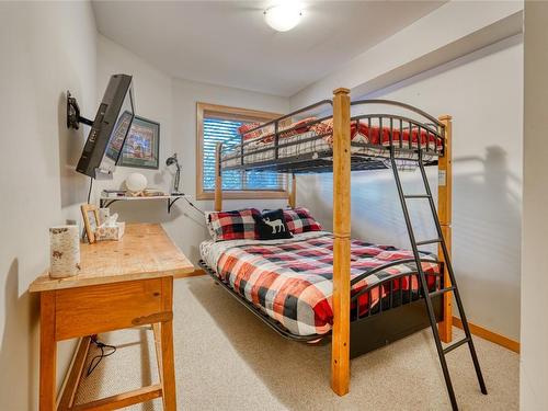 3-360 Strayhorse Road, Apex Mountain, BC - Indoor Photo Showing Bedroom
