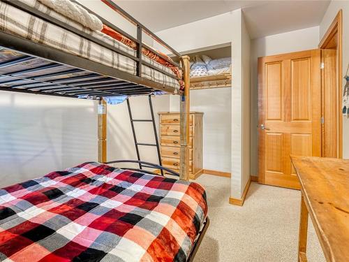 3-360 Strayhorse Road, Apex Mountain, BC - Indoor Photo Showing Bedroom