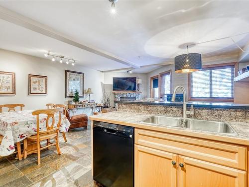 3-360 Strayhorse Road, Apex Mountain, BC - Indoor Photo Showing Kitchen With Double Sink