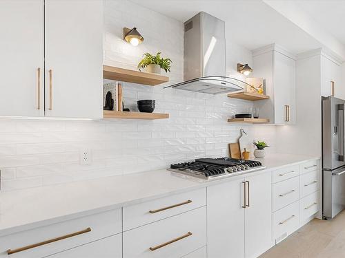 3462 Hilltown, Kelowna, BC - Indoor Photo Showing Kitchen With Upgraded Kitchen