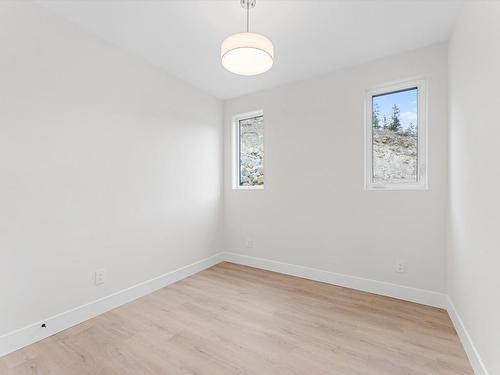 3462 Hilltown, Kelowna, BC - Indoor Photo Showing Other Room