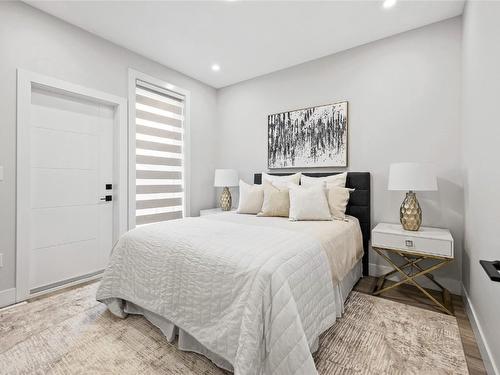 3-824 Glenwood Avenue, Kelowna, BC - Indoor Photo Showing Bedroom