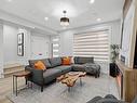 3-824 Glenwood Avenue, Kelowna, BC  - Indoor Photo Showing Living Room 