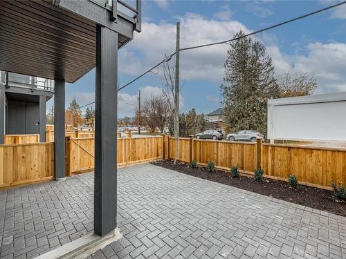 2-824 Glenwood Avenue, Kelowna, BC - Outdoor With Deck Patio Veranda