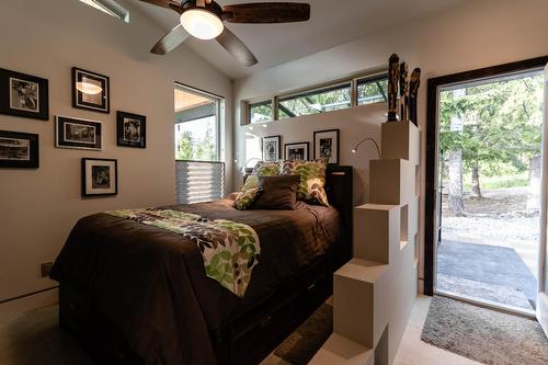 179 Kootenay Lake Road, Procter, BC - Indoor Photo Showing Bedroom