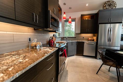 179 Kootenay Lake Road, Procter, BC - Indoor Photo Showing Kitchen With Upgraded Kitchen