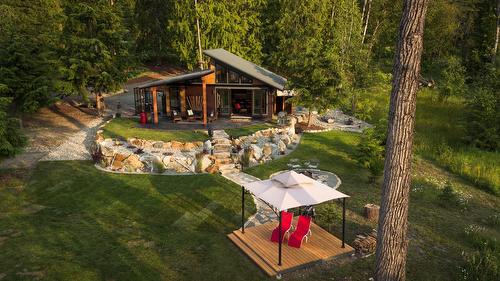 179 Kootenay Lake Road, Procter, BC - Outdoor