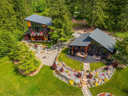 179 Kootenay Lake Road, Procter, BC - Outdoor