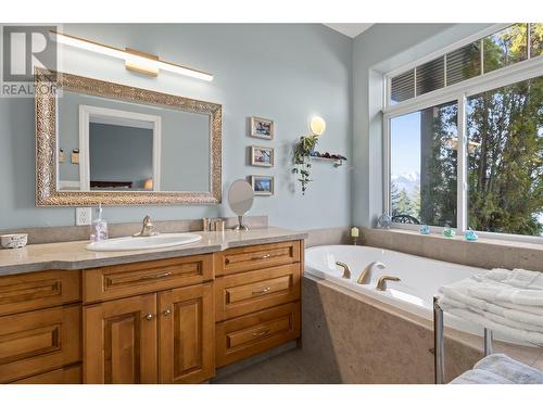 3676 Mcbride Road, Blind Bay, BC - Indoor Photo Showing Bathroom