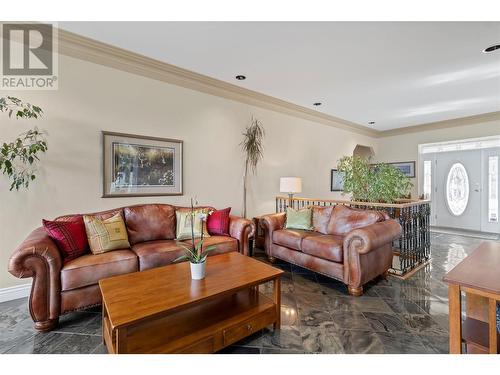 3676 Mcbride Road, Blind Bay, BC - Indoor Photo Showing Living Room