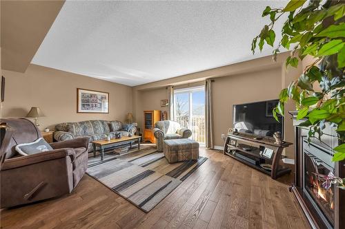 1336 Upper Sherman Avenue|Unit #21, Hamilton, ON - Indoor Photo Showing Living Room