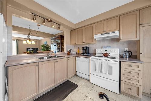 1336 Upper Sherman Avenue|Unit #21, Hamilton, ON - Indoor Photo Showing Kitchen With Double Sink