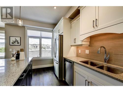 1165 Sutherland Avenue Unit# 401, Kelowna, BC - Indoor Photo Showing Kitchen With Double Sink With Upgraded Kitchen