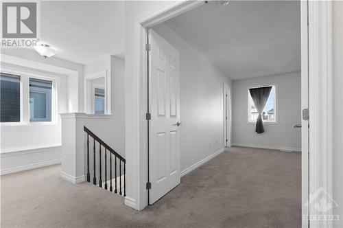 184 Cranesbill Road, Ottawa, ON - Indoor Photo Showing Bedroom
