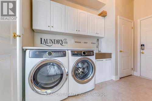 2711 North Ridge Tr, Oakville, ON - Indoor Photo Showing Laundry Room