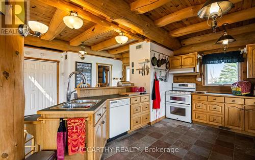 116278 Second Line Sw, Melancthon, ON - Indoor Photo Showing Kitchen With Double Sink
