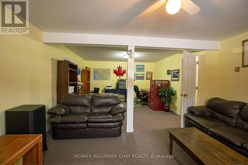 65 Meadow Heights Drive, Bracebridge, ON - Indoor Photo Showing Living Room