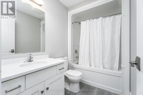 #86 -60 Arkell Rd, Guelph, ON - Indoor Photo Showing Bathroom