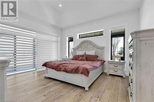 13277 Ten Mile Rd, Middlesex Centre, ON - Indoor Photo Showing Bedroom
