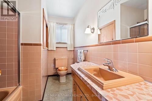 142 Champlain Dr, Fort Erie, ON - Indoor Photo Showing Bathroom