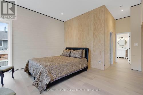 5 Jack Street, Wasaga Beach, ON - Indoor Photo Showing Bedroom