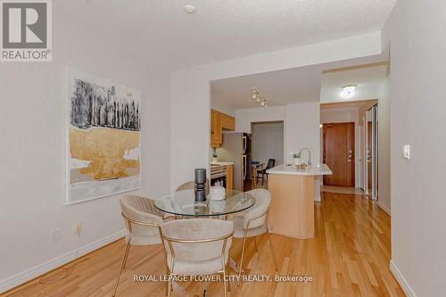 #709 -50 Old Mill Rd N, Oakville, ON - Indoor Photo Showing Dining Room