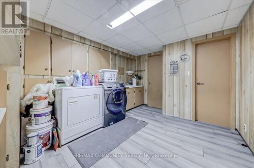 3145 Cantelon Crescent, Mississauga, ON - Indoor Photo Showing Laundry Room