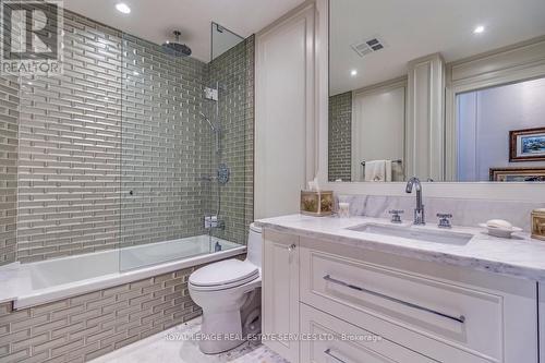 #309 -1 Watergarden Way, Toronto, ON - Indoor Photo Showing Bathroom